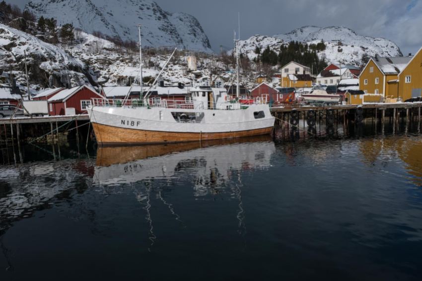 Der Hafen von Nusfjord mit passendem Inhalt